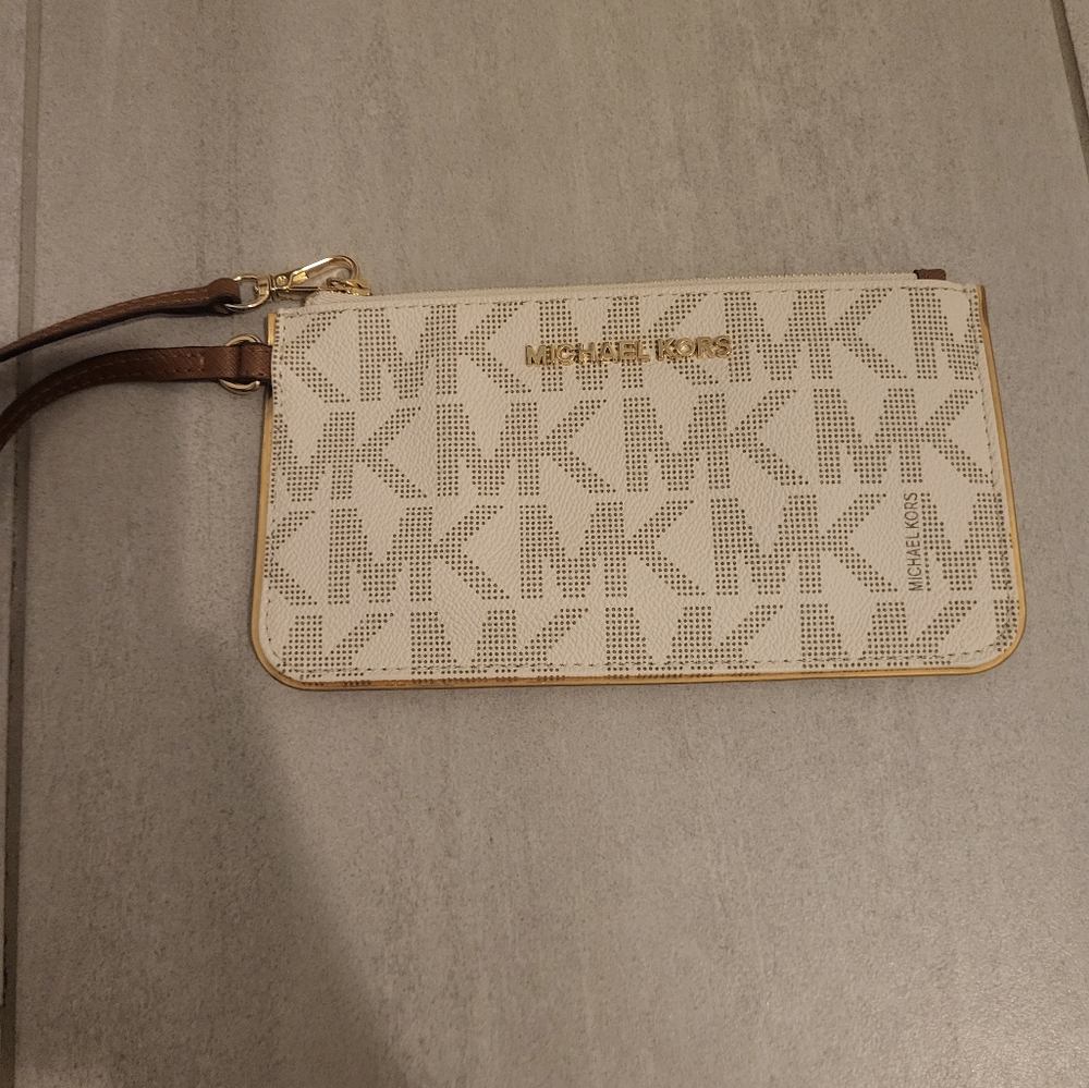 Michael Kors wristlet